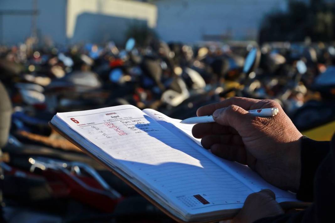 Milli servet, hurdaya çıktı! Milyonluk araçlar çürümeye terk edildi, 15 yıldır bekliyorlar 8